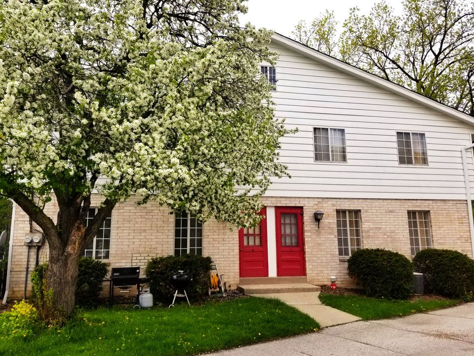 3 Beds 1.5 Baths Townhouse photo'