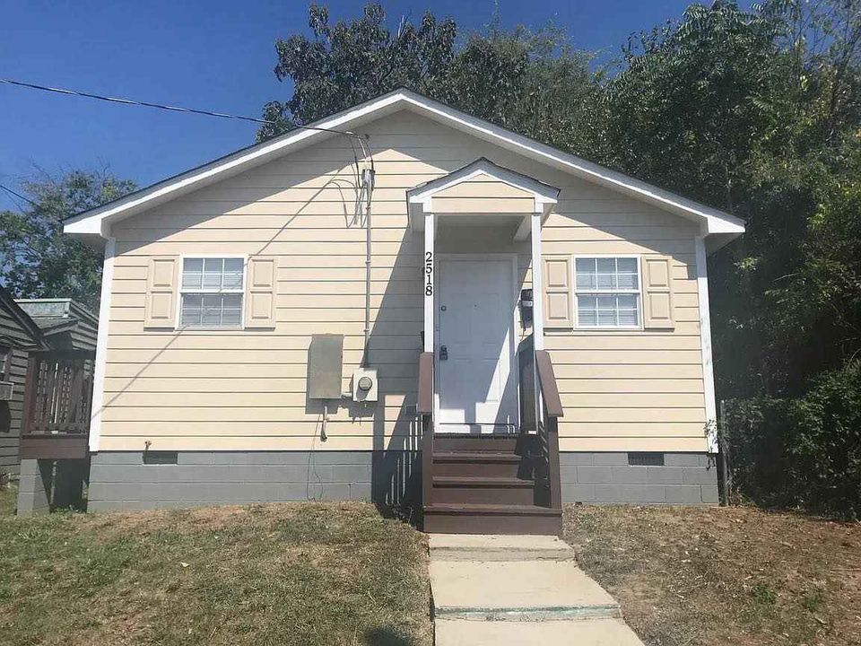 3 Beds 1 Bath - House photo'