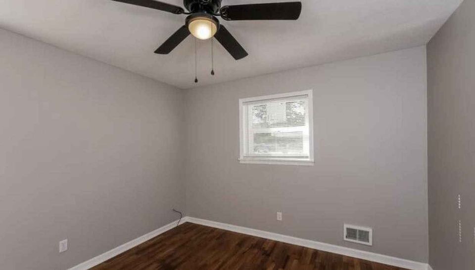 3 Beds 1 Bath - House photo'