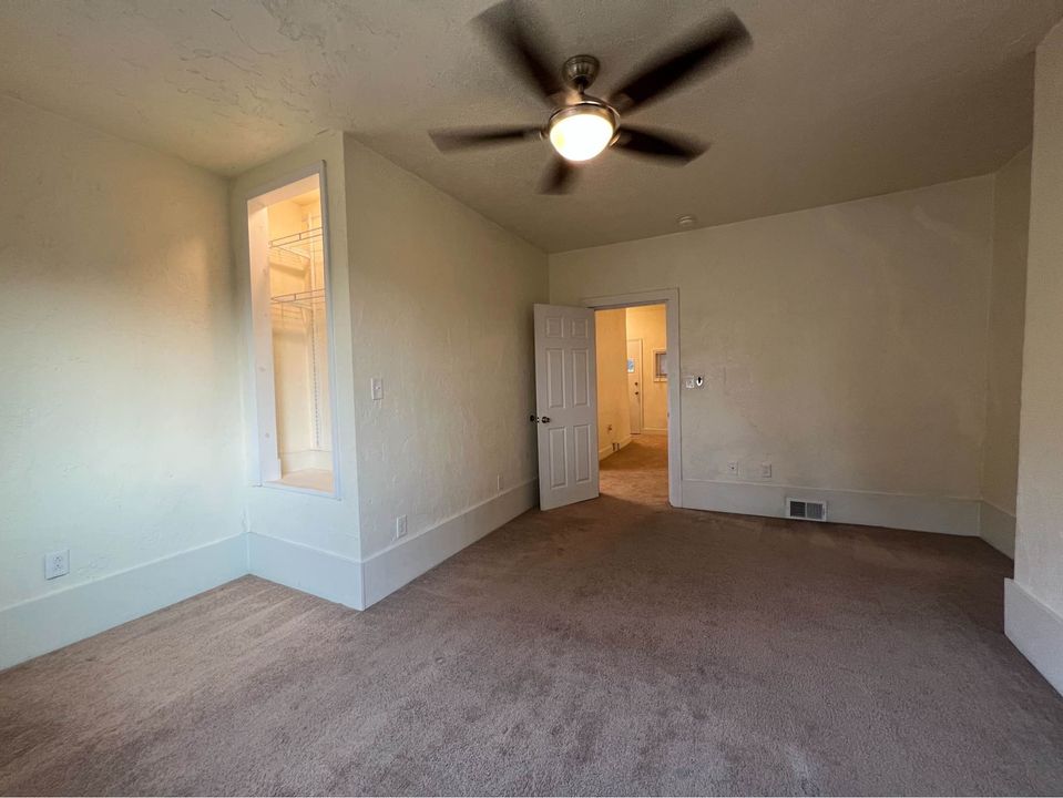 3 Beds 1 Bath - House photo'