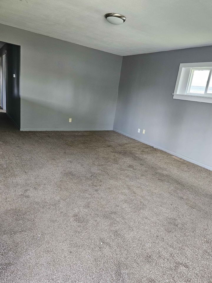 3 Beds 1 Bath - House photo'