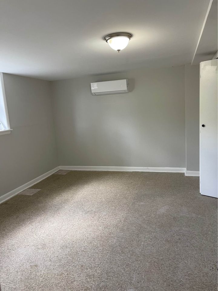 3 Beds 1 Bath - Townhouse photo'