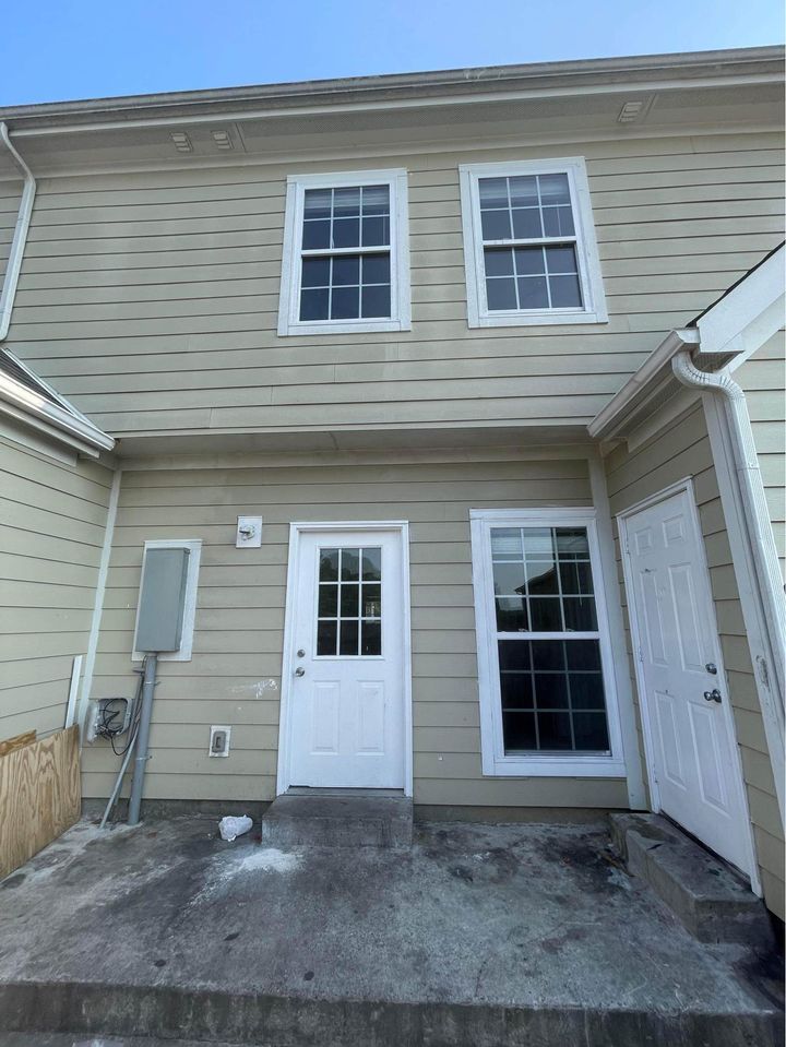 3 Beds 2.5 Baths - Townhouse - 10