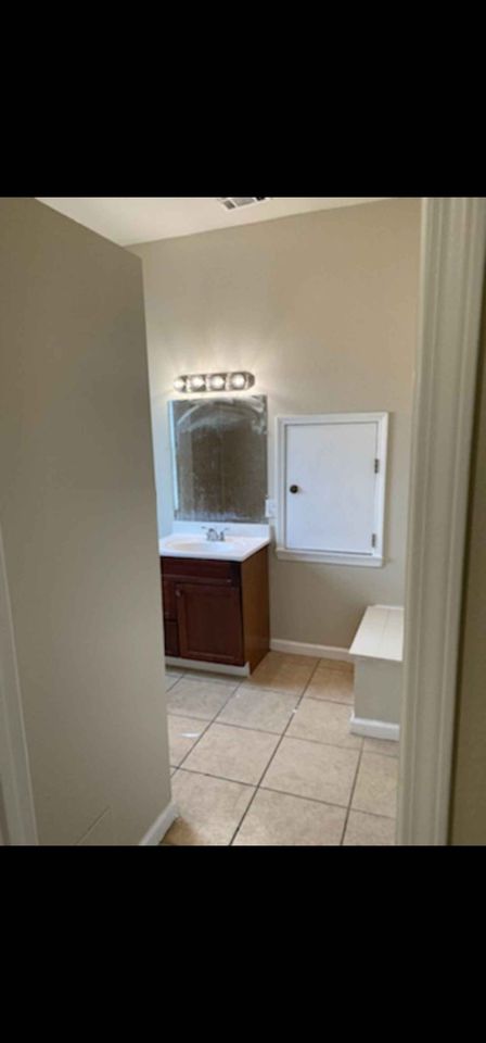 3 Beds 2 Baths - Townhouse - 6