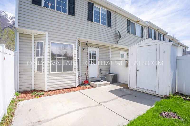 3 Beds 3 Baths - Townhouse - 20