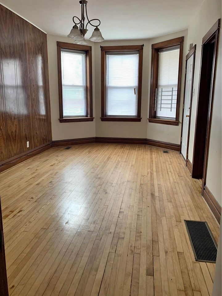 2 Beds 1 Bath - Apartment