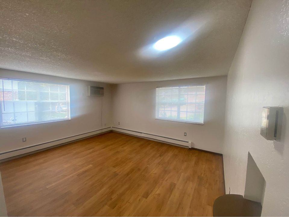 2 Beds 1 Bath - Apartment