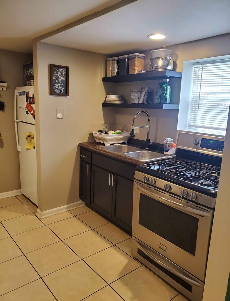 2 Beds 1 Bath - Apartment - 2