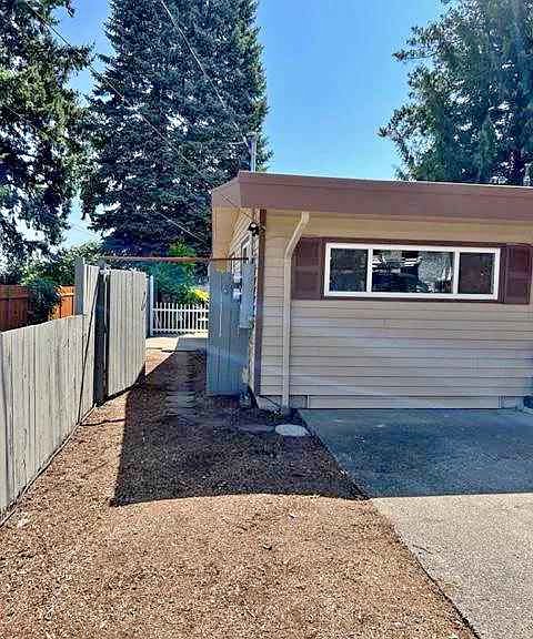 2 Beds 1 Bath - House