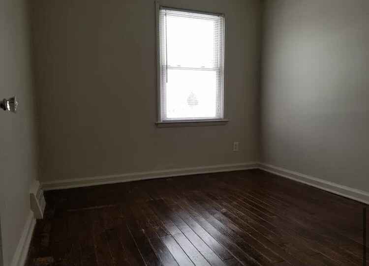 2 Beds 1 Bath - House photo'