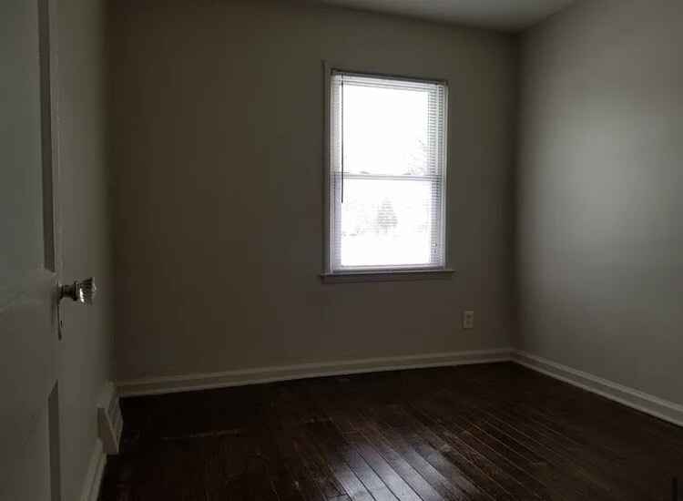 2 Beds 1 Bath - House photo'