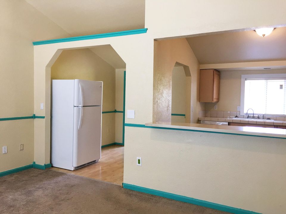 2 Beds 1 Bath Townhouse photo'