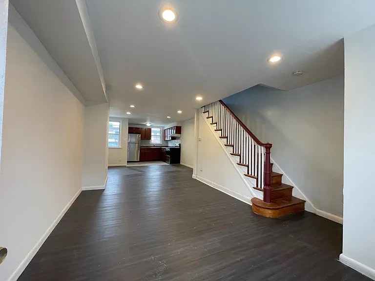 2 Beds 1 Bath - Townhouse