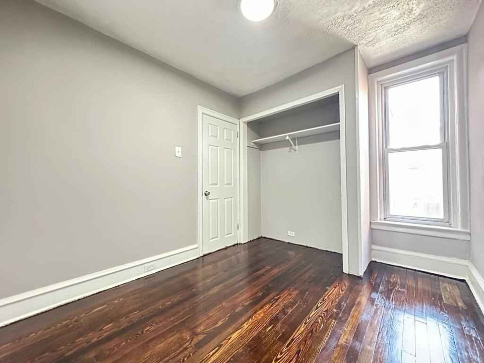 3 Beds 1 Bath - Townhouse photo'