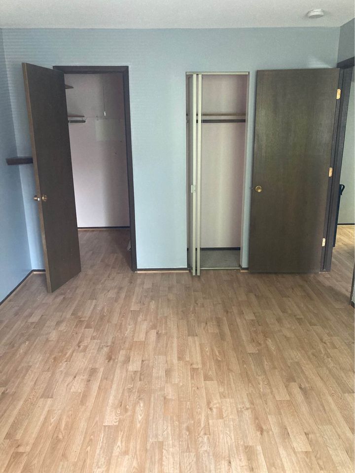 3 Beds 1 Bath - Townhouse - 12