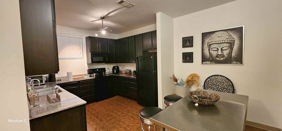 3 Beds 2 Baths - Apartment