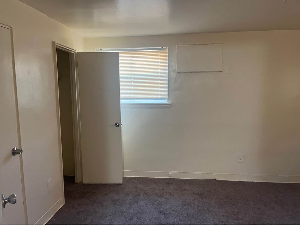 ***Going FAST!!! Affordable one bedroom!*** photo'