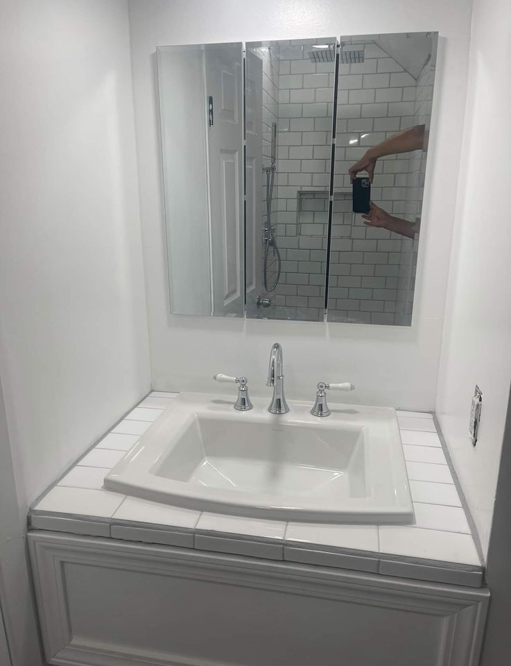 Studio sized bedroom and bath for rent photo'