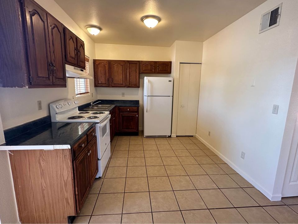 3 Beds 1 Bath - House photo'