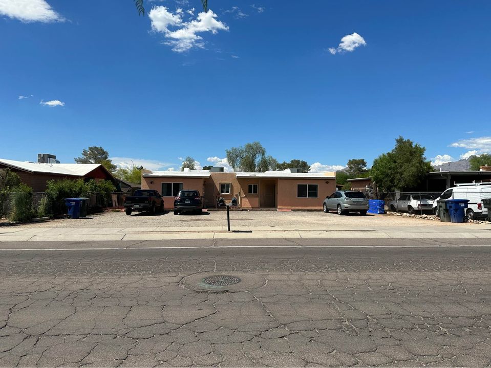 3 Beds 1 Bath - House photo'