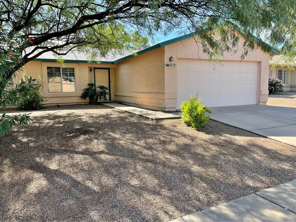 3 Beds 2 Baths - House