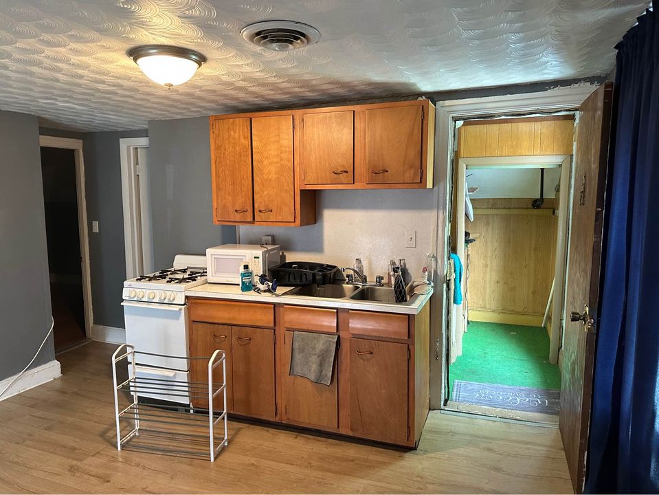 2 Beds 1 Bath - House photo'