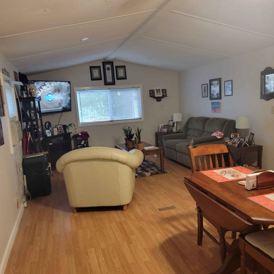 2 Beds 1 Bath - House photo'