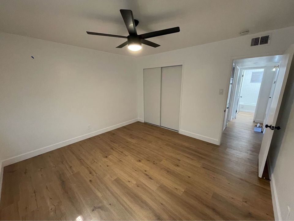 2 Beds 1 Bath - Townhouse photo'