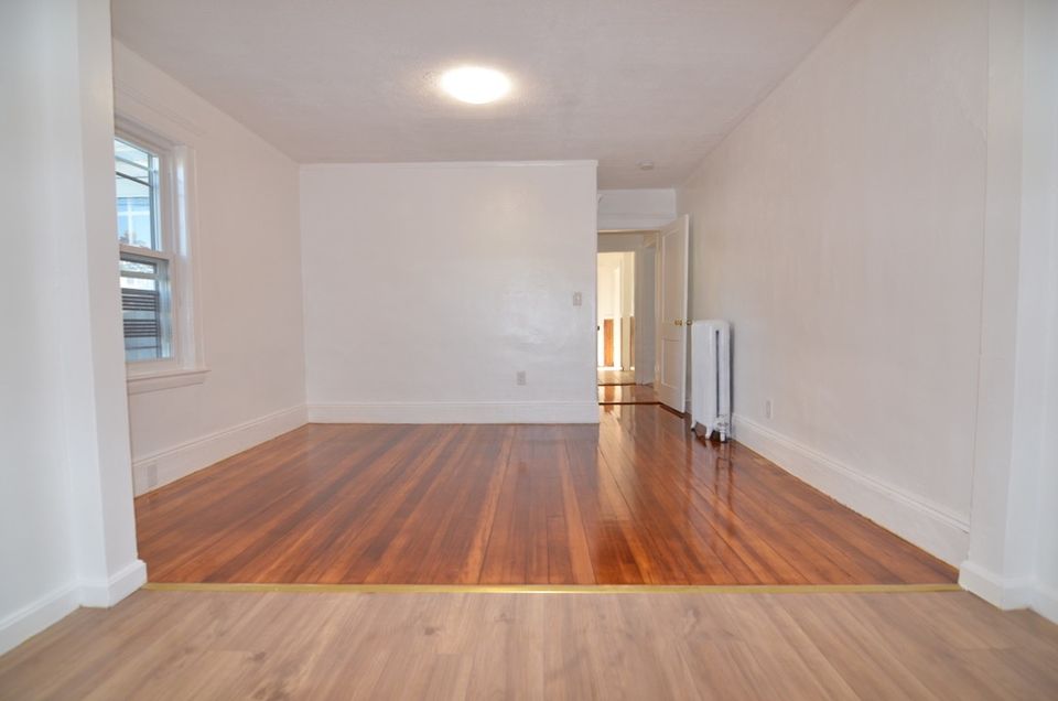 3 Beds 1 Bath Apartment photo'