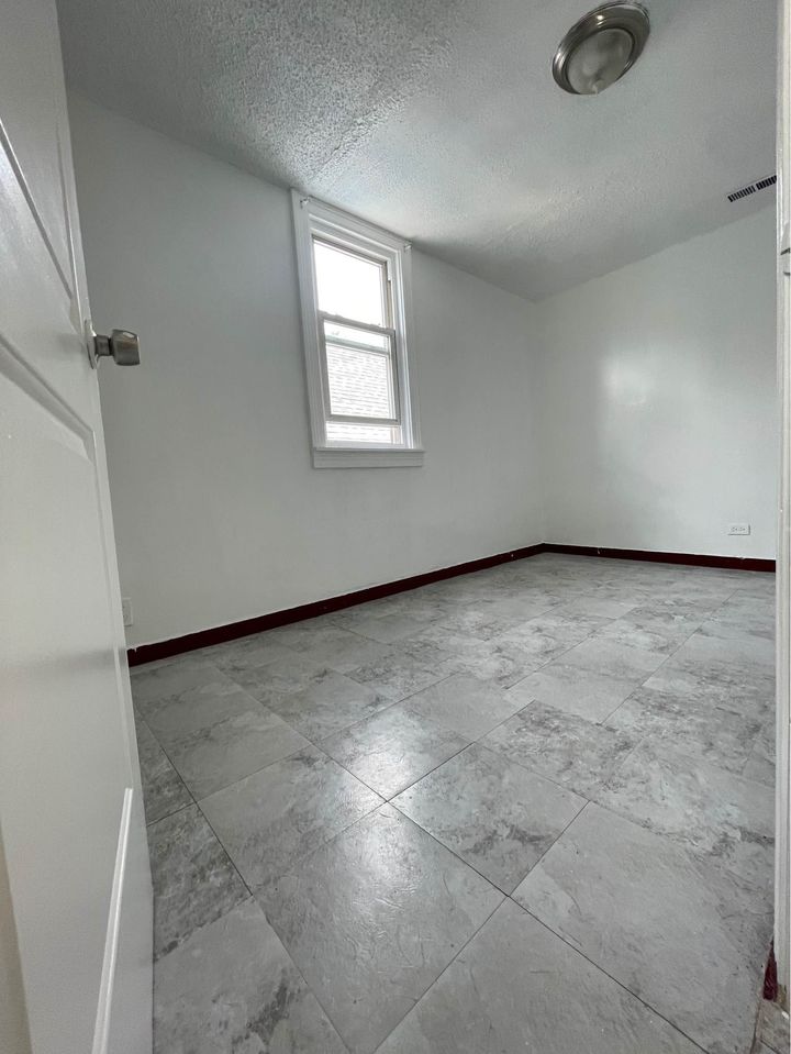 3 Beds 1 Bath - House photo'