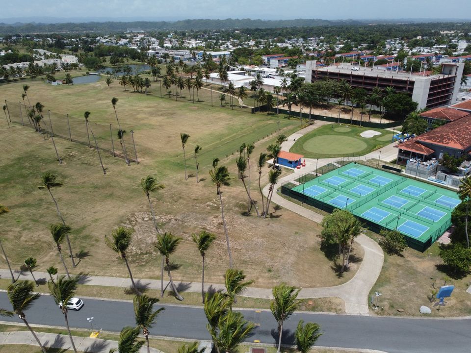 Dorado Townhome Just Steps From The Beach - 12