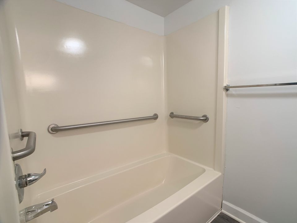 2 Beds 1 Bath Apartment photo'