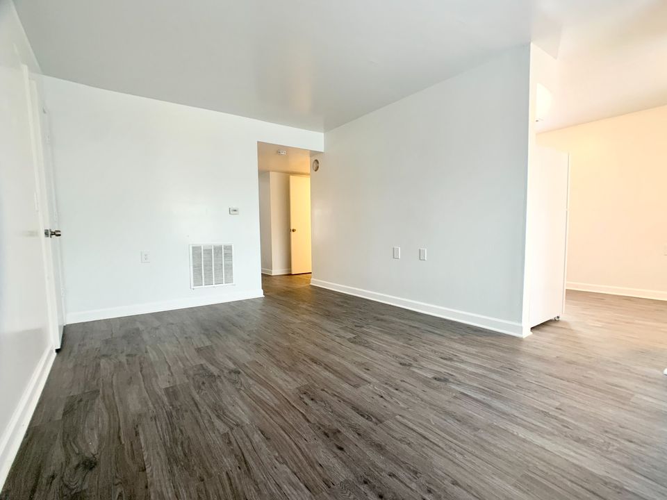 2 Beds 1 Bath Apartment photo'