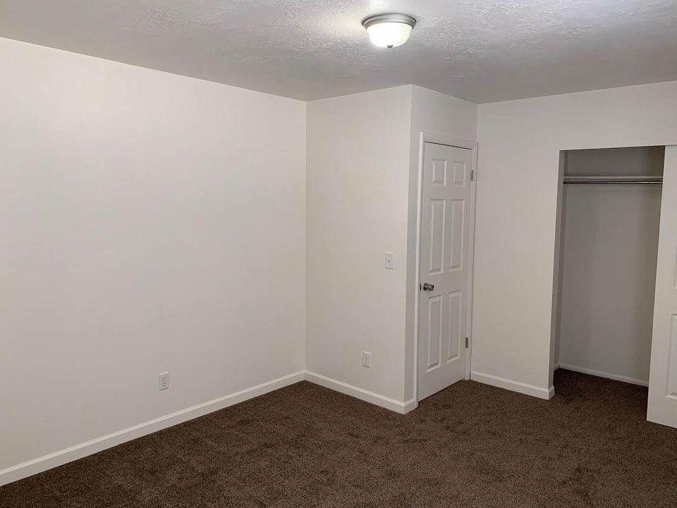 2 Beds 1 Bath - Townhouse photo'