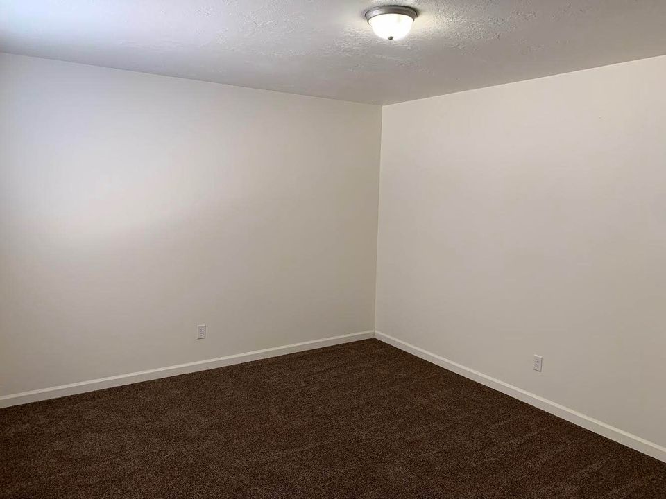 2 Beds 1 Bath - Townhouse photo'