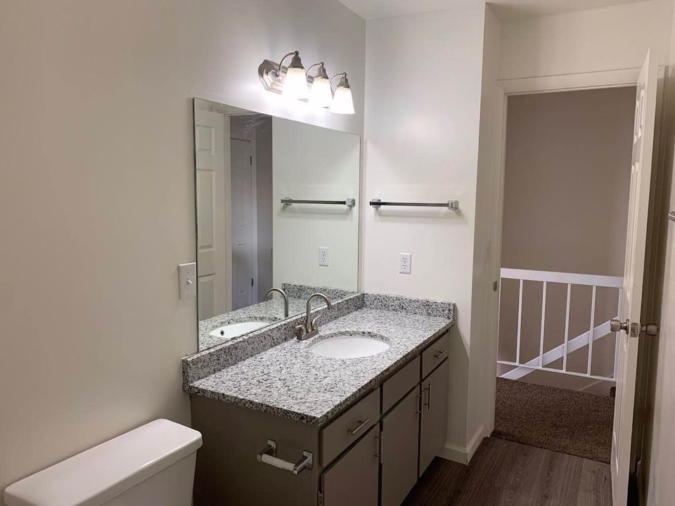 2 Beds 1 Bath - Townhouse photo'