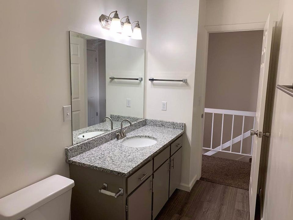 2 Beds 1 Bath - Townhouse photo'