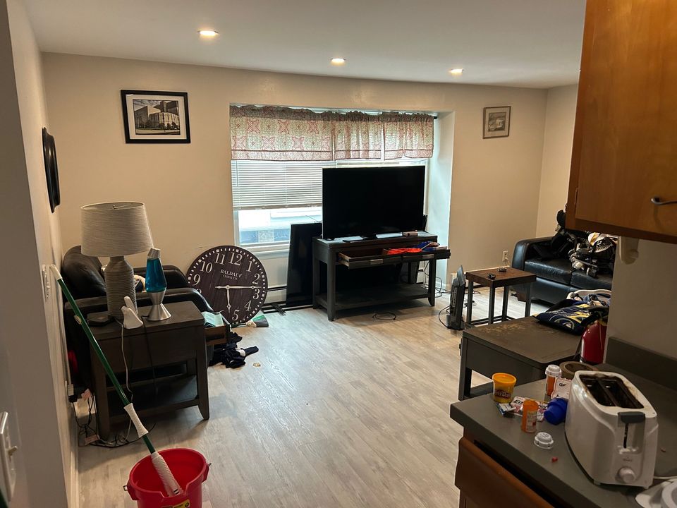 2 Beds 1 Bath Townhouse - 10