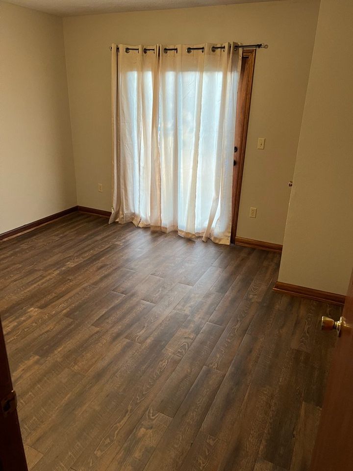 2 Beds 1 Bath Townhouse - 2