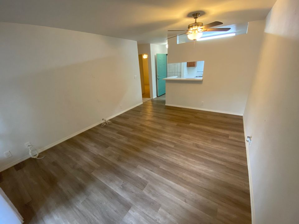 2 Beds 1 Bath Townhouse photo'