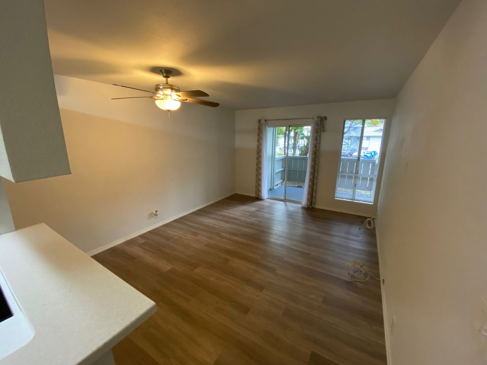 2 Beds 1 Bath Townhouse photo'