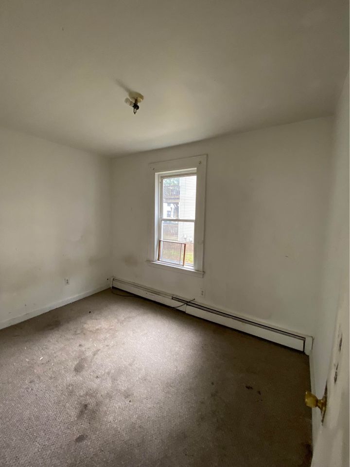 3 Beds 1 Bath - Apartment - 4