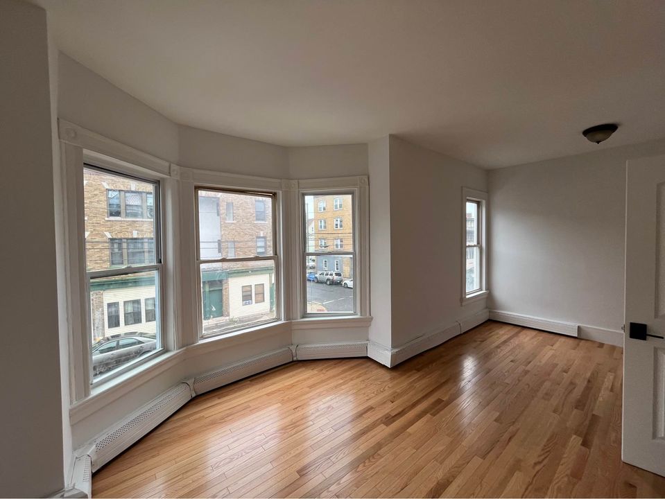 3 Beds 1 Bath - Apartment photo'