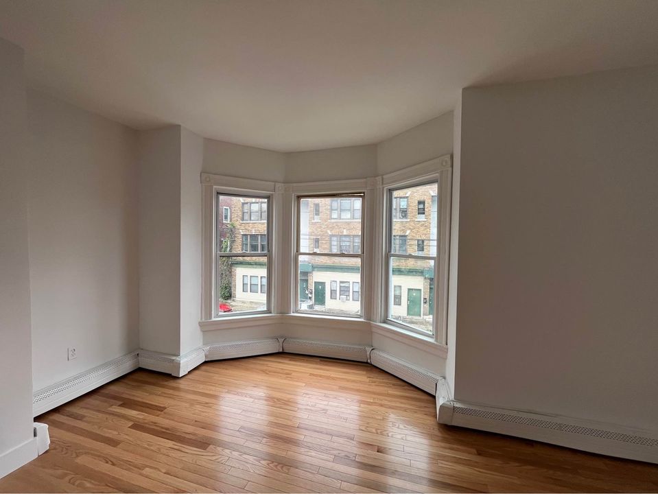 3 Beds 1 Bath - Apartment photo'