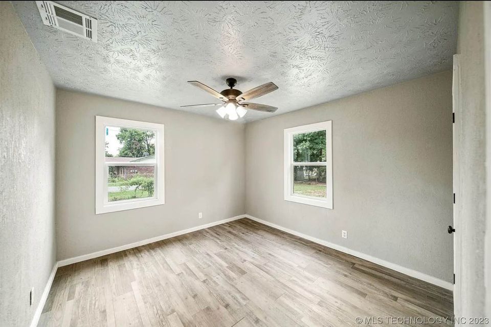 3 Beds 1 Bath - House photo'