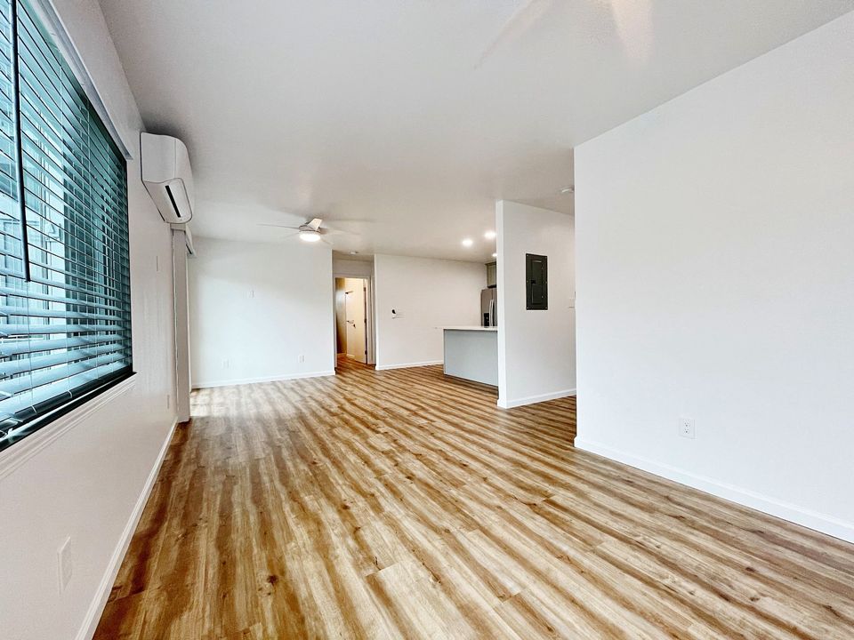 2 Beds 1 Bath Apartment