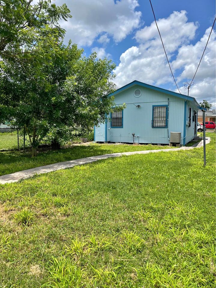 2 Beds 1 Bath - House