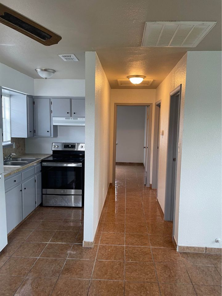 2 Beds 1 Bath - House photo'