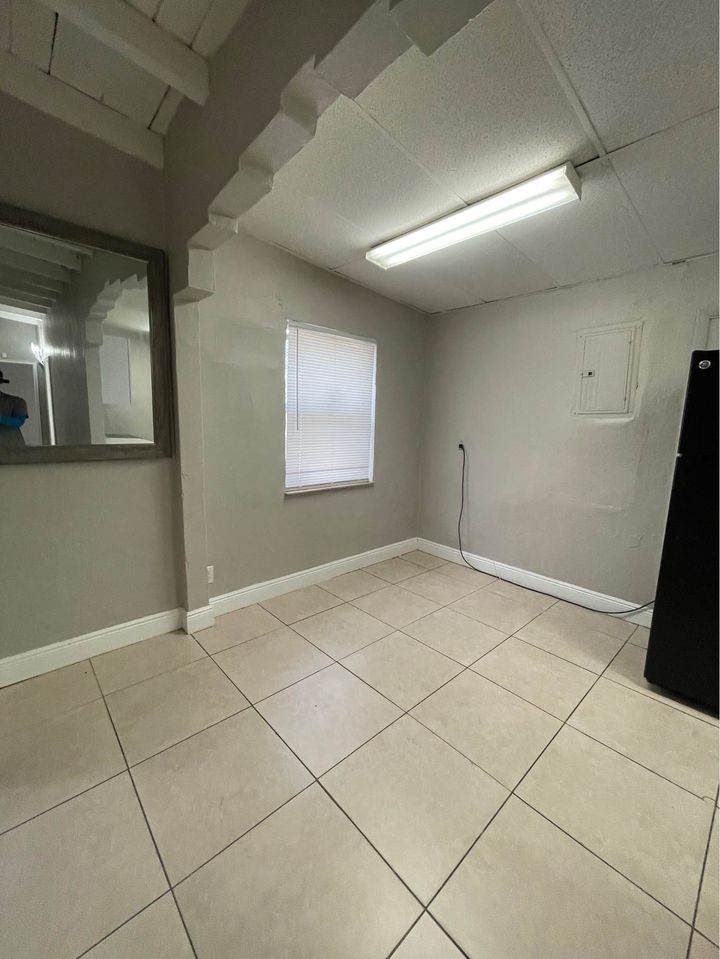 2 Beds 1 Bath - House photo'