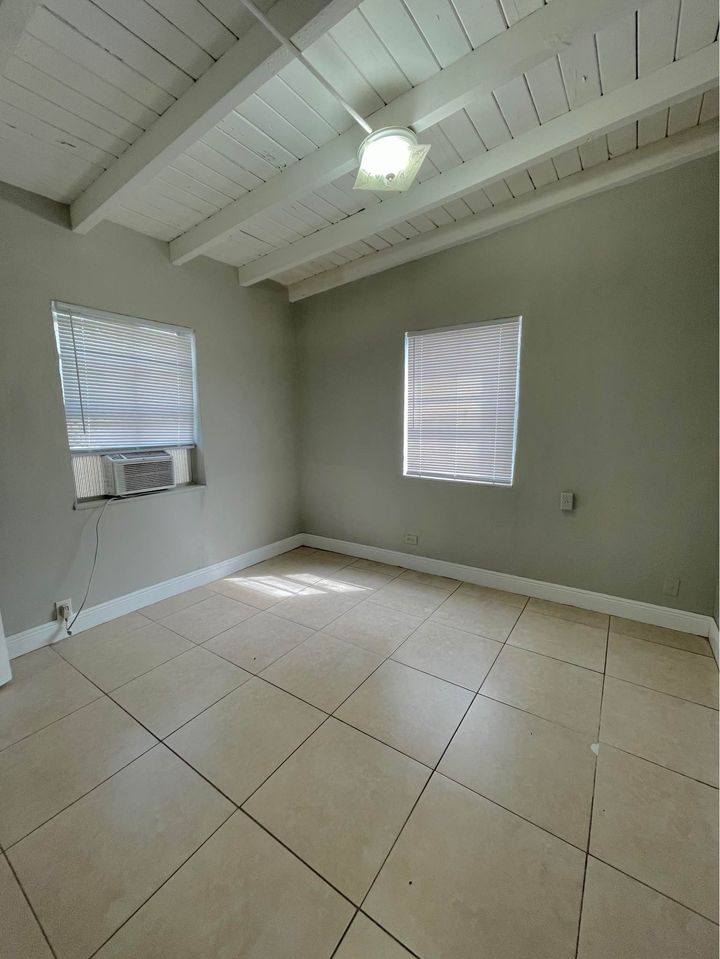 2 Beds 1 Bath - House photo'